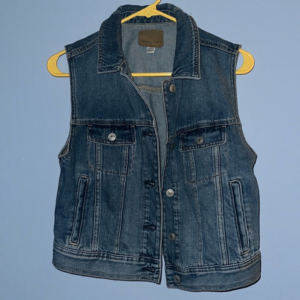 Women’s medium American Eagle Denim Vest Washed